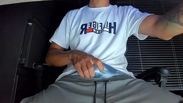 boy bigcock24cm online show from 07/23/26, 04:43