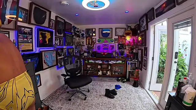 Briefs bud online show from 09/13/25, 03:56