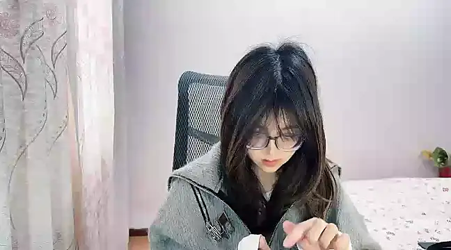 Snapshot of Butterfly--- chatting on 12/22/24, 05:12 Butterfly--- online show from 12/22/24, 05:12