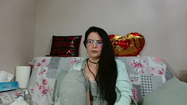 x  KHALEESI  x online show from 11/25/25, 07:14