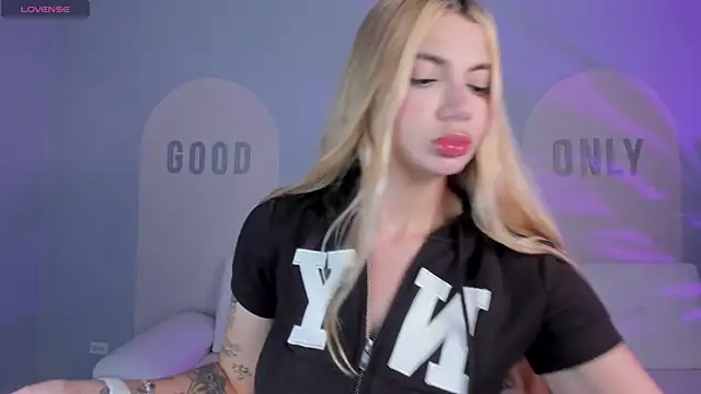 NiaHolland online show from 07/11/26, 07:38
