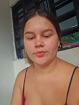 Snapshot of sweet_lucia chatting on 11/09/25, 05:44 sweet lucia online show from 11/09/25, 05:44