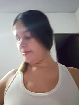 Snapshot of sweet_lucia chatting on 11/10/25, 10:31 sweet lucia online show from 11/10/25, 10:31
