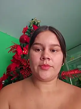 Snapshot of sweet_lucia chatting on 11/21/25, 02:49 sweet lucia online show from 11/21/25, 02:49
