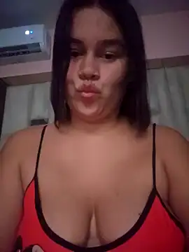 Snapshot of sweet_lucia chatting on 02/01/26, 06:01 sweet lucia online show from 02/01/26, 06:01