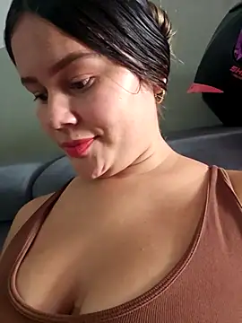 Snapshot of sweet_lucia chatting on 02/09/26, 04:55 sweet lucia online show from 02/09/26, 04:55