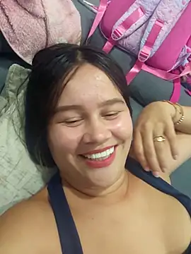 Snapshot of sweet_lucia chatting on 02/14/26, 03:25 sweet lucia online show from 02/14/26, 03:25