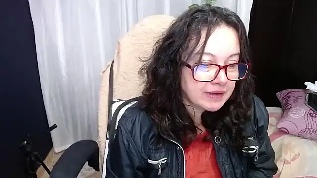 Sonialorens  online show from 01/08/25, 12:37