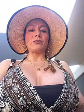 angelitasexy81 online show from 04/28/26, 01:38