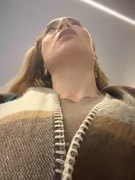 angelitasexy81 online show from 05/18/26, 10:43