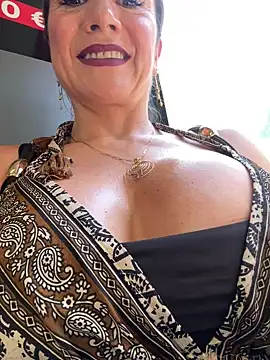 angelitasexy81 online show from 07/08/26, 03:05