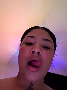 IamSashaLuv online show from 12/04/24, 09:40