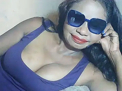 Snapshot of Hyncam chatting on 02/19/26, 07:48 Hyncam online show from 02/19/26, 07:48