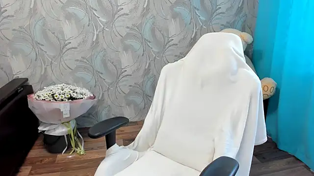 Kitty8meow online show from 11/30/25, 06:28