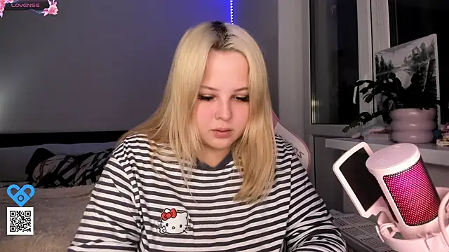 Snapshot of B_Ratz chatting on 10/05/25, 01:26 B Ratz online show from 10/05/25, 01:26