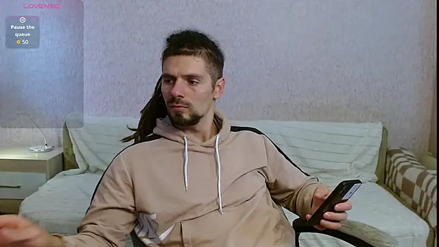 Aestheticguy101 online show from 10/12/25, 11:42