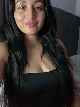 Snapshot of vellaAngel chatting on 12/15/24, 03:45 vellaAngel online show from 12/15/24, 03:45