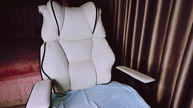Girl  Funny online show from 12/11/24, 07:25