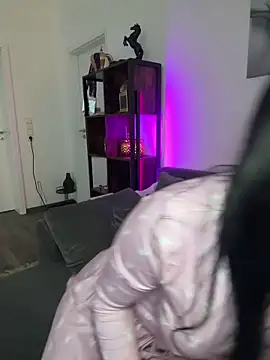 LexiCoco online show from 10/05/25, 07:50