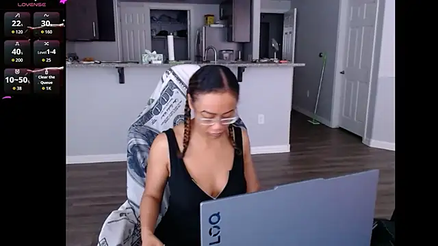 RylHoneyy online show from 06/11/26, 08:29