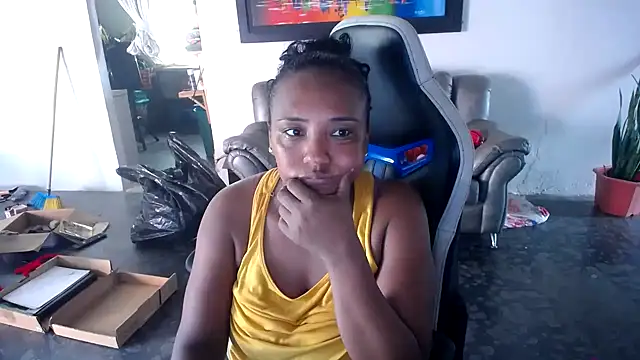 Snapshot of marysol83 chatting on 10/22/25, 08:30 marysol83 online show from 10/22/25, 08:30