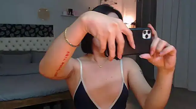 Snapshot of Sexysafarahh chatting on 02/12/25, 03:18 Sexysafarahh online show from 02/12/25, 03:18