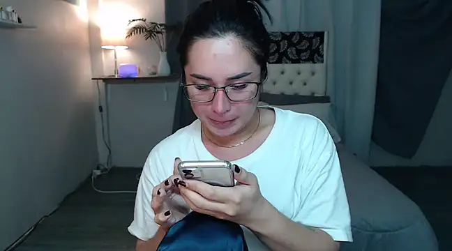 Snapshot of Sexysafarahh chatting on 03/11/25, 03:16 Sexysafarahh online show from 03/11/25, 03:16