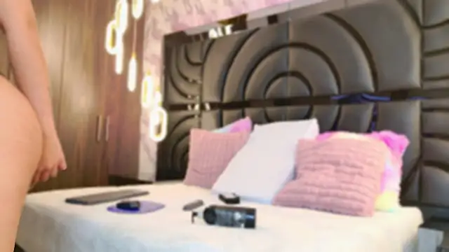 sarahgrey18 online show from 01/15/25, 11:21