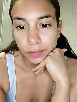 Snapshot of Angelinalombardi_ chatting on 11/06/25, 12:22 Angelinalombardi online show from 11/06/25, 12:22