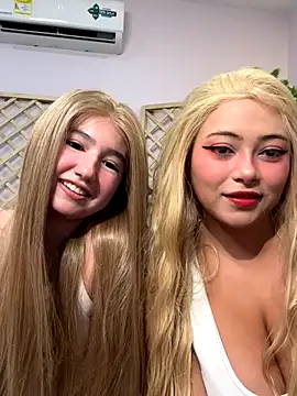 seraphine23 online show from 09/24/25, 12:36