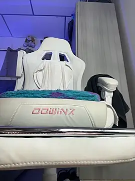 Snapshot of Sammons_ chatting on 10/23/25, 07:12 Sammons online show from 10/23/25, 07:12