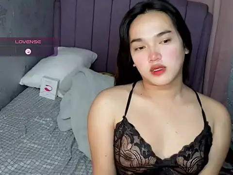 Snapshot of MoaningKylie chatting on 03/01/26, 04:03 MoaningKylie online show from 03/01/26, 04:03