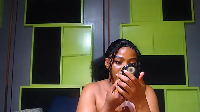 SexyAssDivaxxx online show from 10/13/25, 04:34