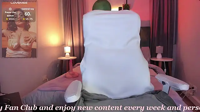 Galilea Fox online show from 10/31/25, 02:56