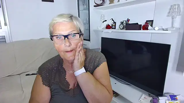 Selenna57 online show from 06/07/26, 04:44