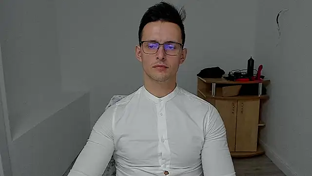 sexxymuscles4u online show from 12/05/24, 02:55