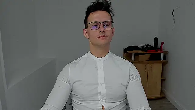 sexxymuscles4u online show from 12/07/24, 12:02