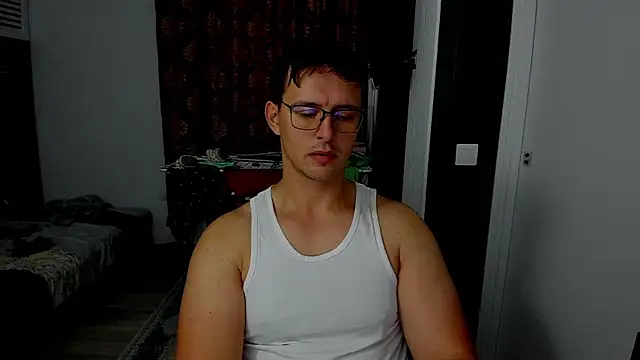 sexxymuscles4u online show from 10/13/25, 08:58