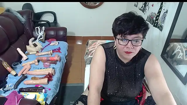 angelitolove727 online show from 12/05/24, 08:11