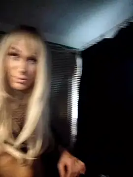 Snapshot of lilianashemale chatting on 10/23/25, 01:32 lilianashemale online show from 10/23/25, 01:32