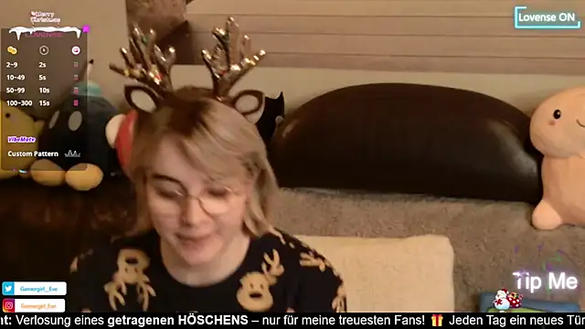Snapshot of GamerGirl_Eve chatting on 12/12/24, 07:15 GamerGirl Eve online show from 12/12/24, 07:15