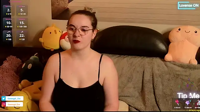 Snapshot of GamerGirl_Eve chatting on 02/06/25, 07:07 GamerGirl Eve online show from 02/06/25, 07:07