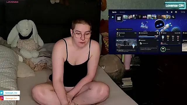 Snapshot of GamerGirl_Eve chatting on 03/06/25, 06:59 GamerGirl Eve online show from 03/06/25, 06:59