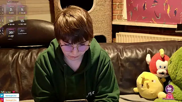 Snapshot of GamerGirl_Eve chatting on 10/08/25, 07:22 GamerGirl Eve online show from 10/08/25, 07:22