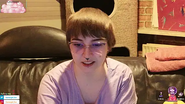 Snapshot of GamerGirl_Eve chatting on 10/15/25, 06:08 GamerGirl Eve online show from 10/15/25, 06:08