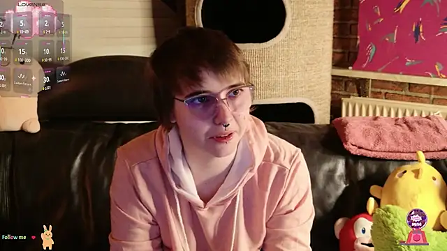 Snapshot of GamerGirl_Eve chatting on 10/25/25, 06:13 GamerGirl Eve online show from 10/25/25, 06:13