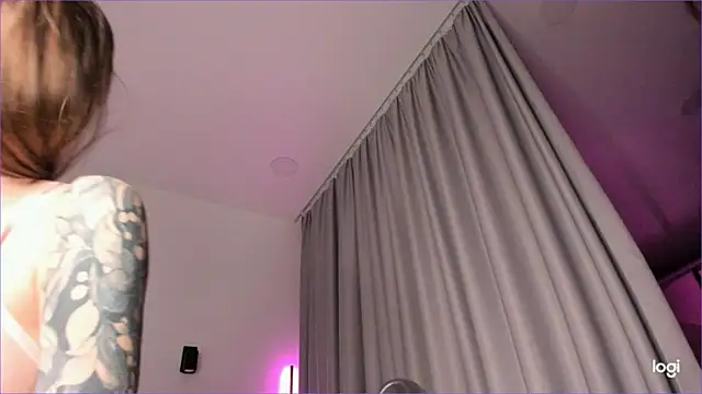 Snapshot of Diamond_D_ chatting on 02/25/25, 10:07 Diamond D online show from 02/25/25, 10:07