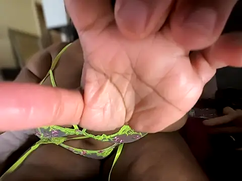 Snapshot of EbonyGoddessKira chatting on 11/07/25, 03:01 EbonyGoddessKira online show from 11/07/25, 03:01