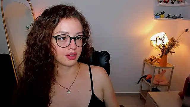 Cassandra Caiin online show from 11/30/25, 07:34