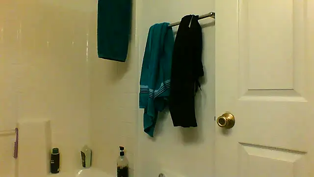Snapshot of Yankeedave420 chatting on 01/30/25, 04:37 Yankeedave420 online show from 01/30/25, 04:37